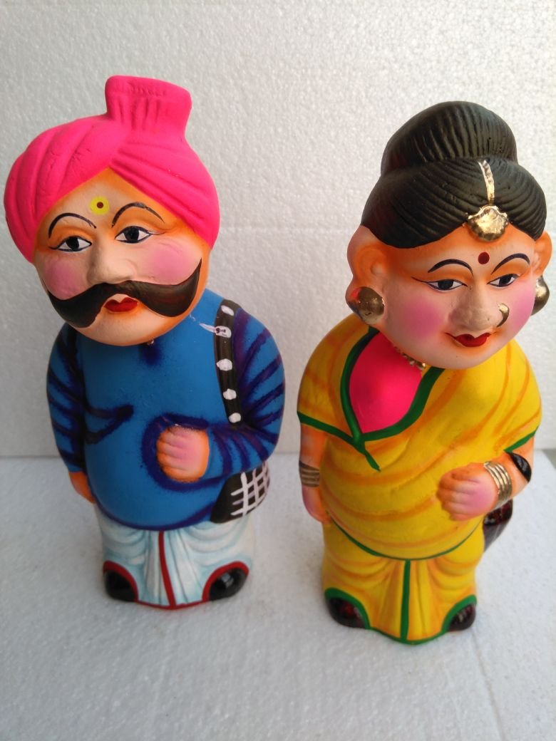 Mini Couple Statue For Home/Office/Car