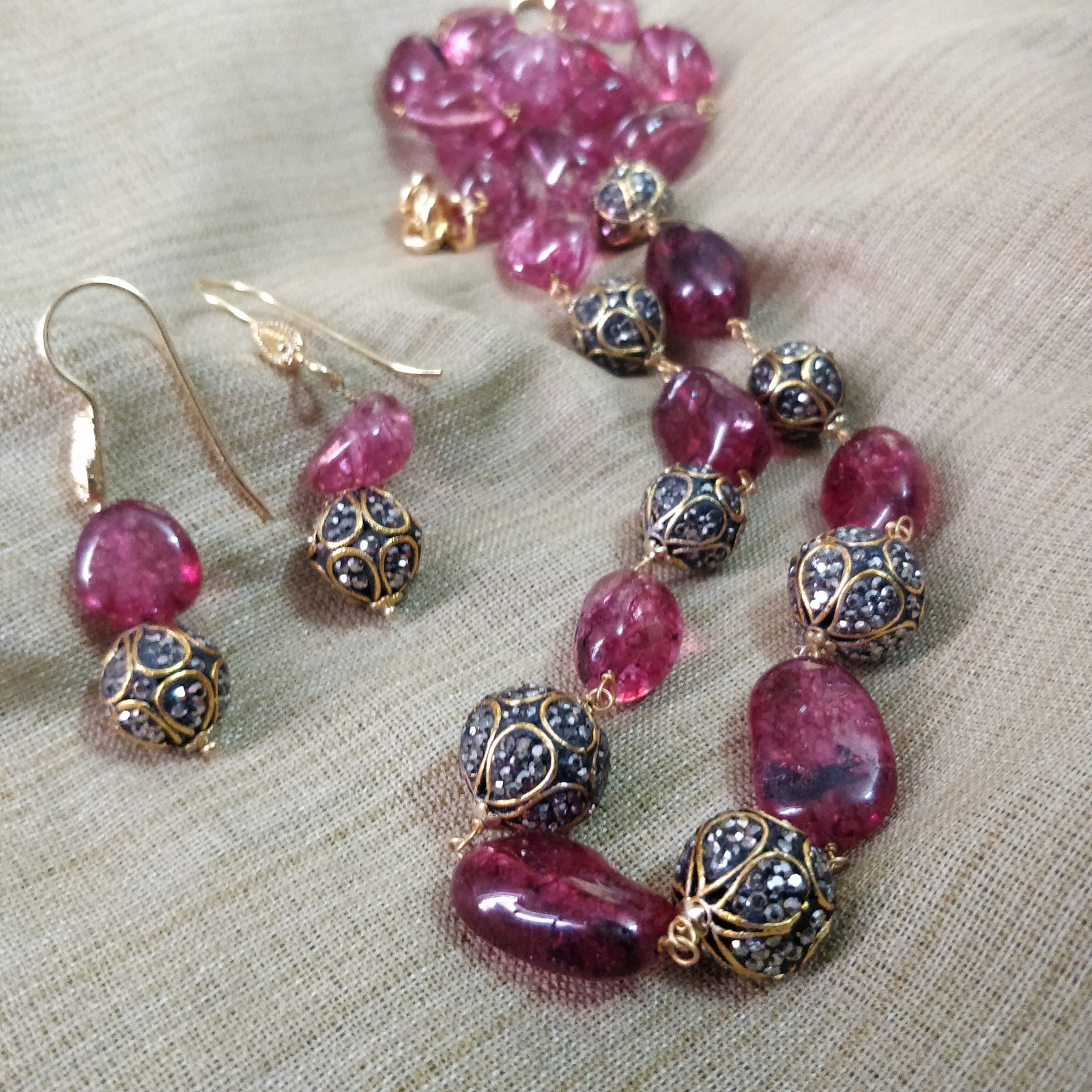 Garnet Saphire Neckpiece